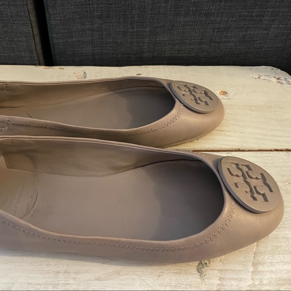 Tory Burch French Gray Minnie Travel Ballet Flats Size 8.5 - Picture 4 of 16